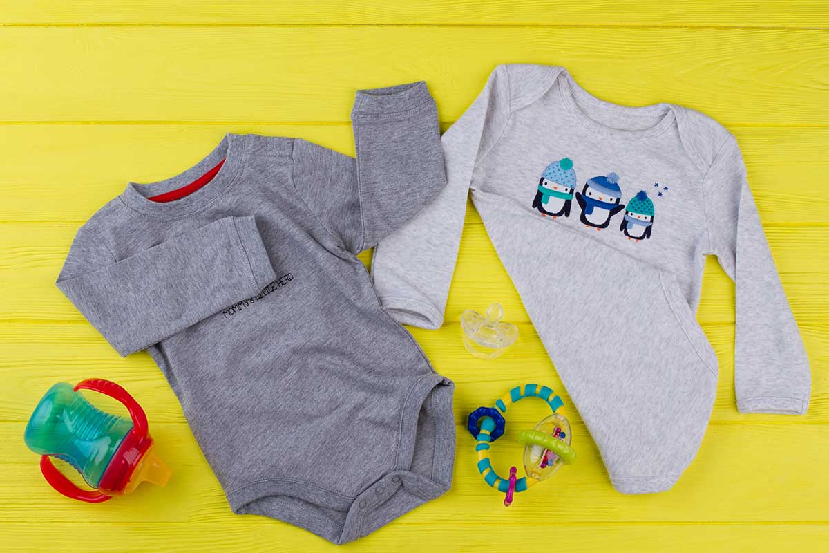 Abiti e accessori usati per neonati: dove cercare