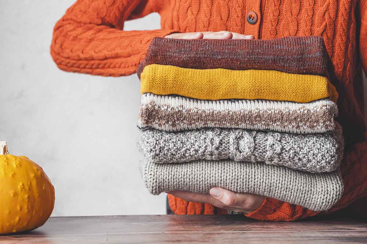 Cambio armadio: le regole facili per ordinare i tuoi vestiti