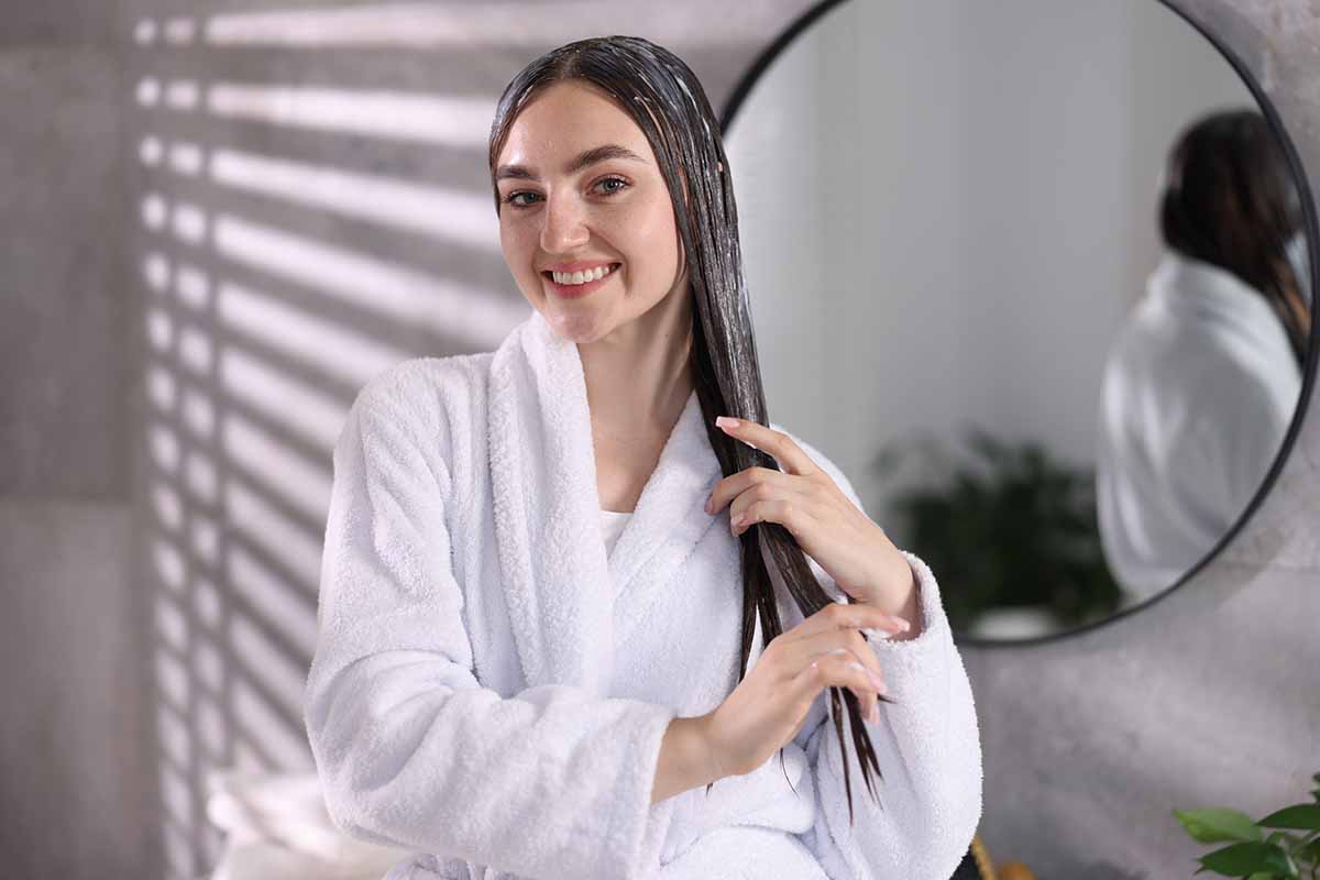 Capelli crespi, elettrici o spenti? La routine autunnale da provare