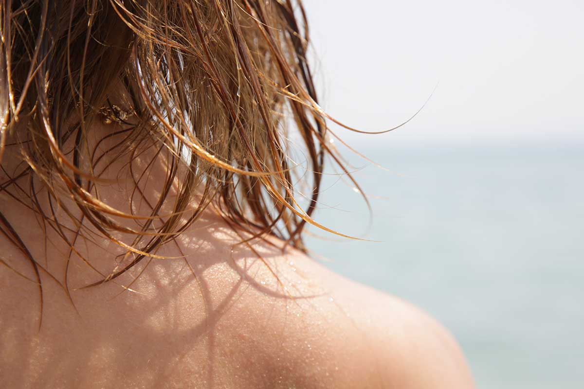 Capelli danneggiati dal sole: rimedi naturali