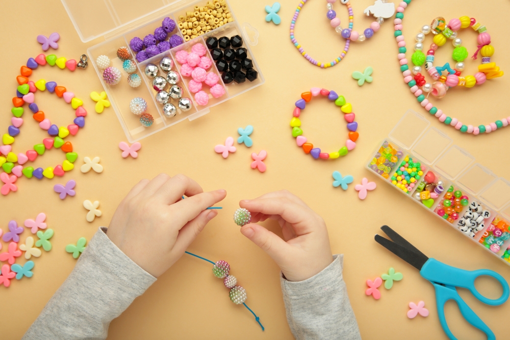 Charm Bar Party: la mania dell'estate 2026 ha colpito anche i bambini!