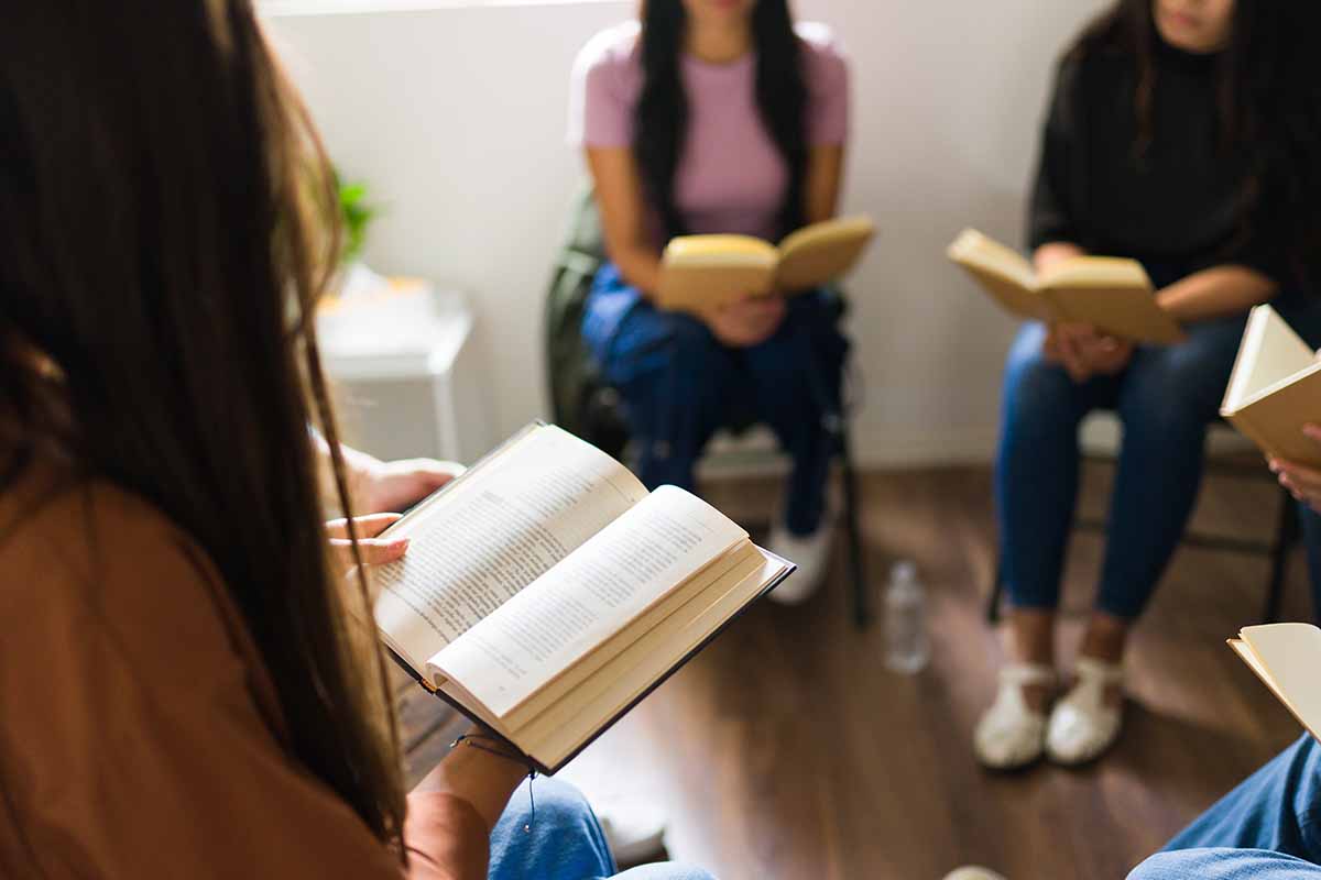 I club del libro stanno tornando di moda: 7 motivi per festeggiare la notizia