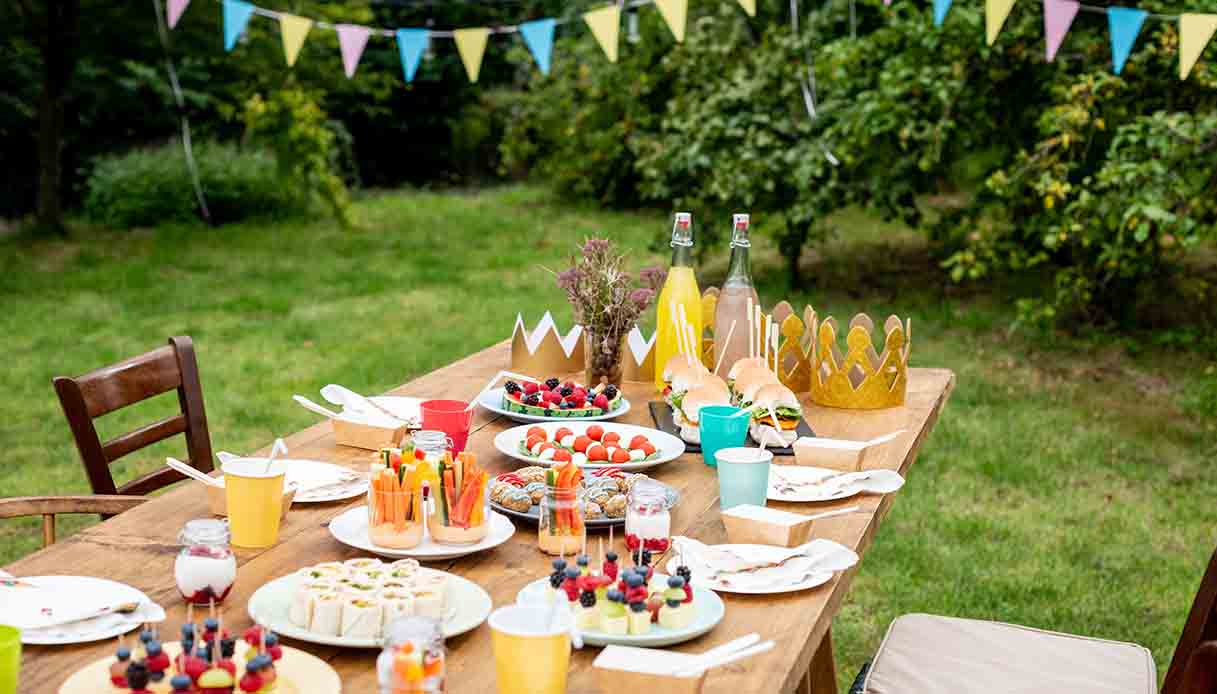 Idee per un compleanno estivo all'aperto