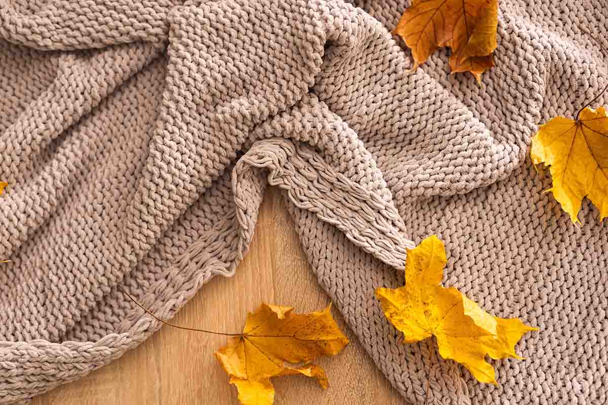 Quali tecniche usare per una copertina cozy in lana fai da te