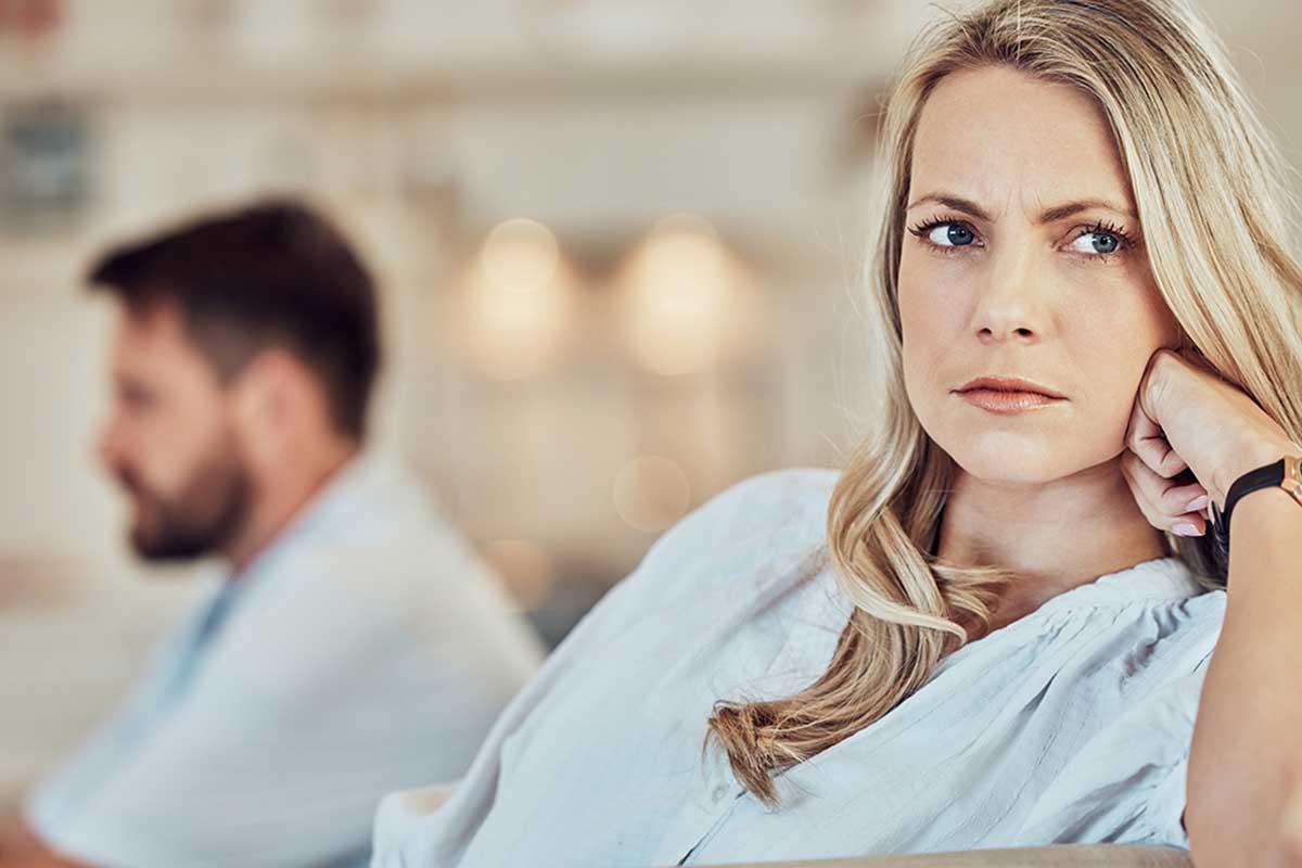 Perché l'estate può mettere a dura prova la coppia: i motivi