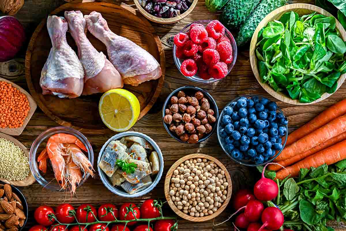Dieta mediterranea, la nuova piramide alimentare