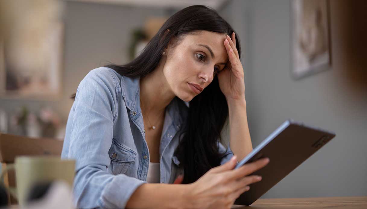 I motivi psicologici per cui non riusciamo realmente a disconnetterci dal lavoro