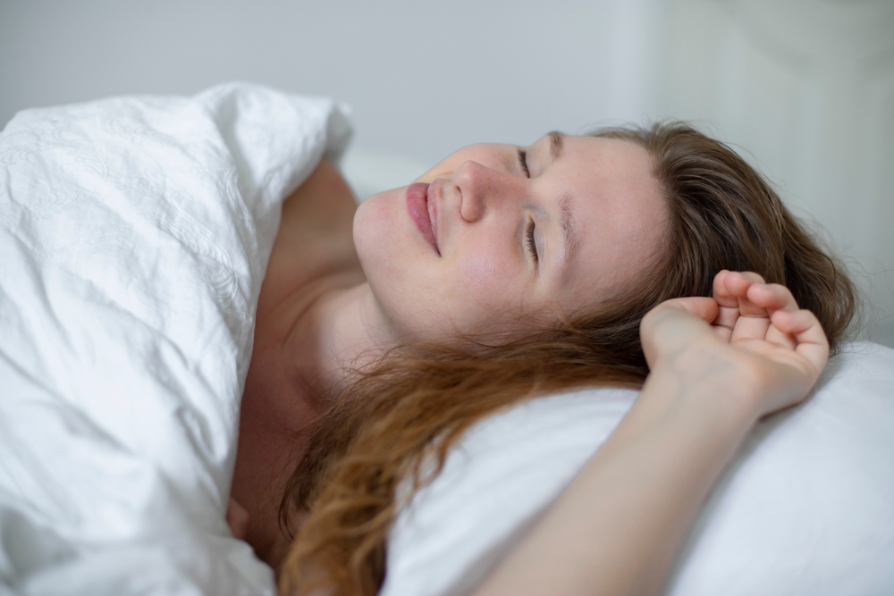 Dormire bene per risplendere: 5 trucchi notturni consigliati da TikTok