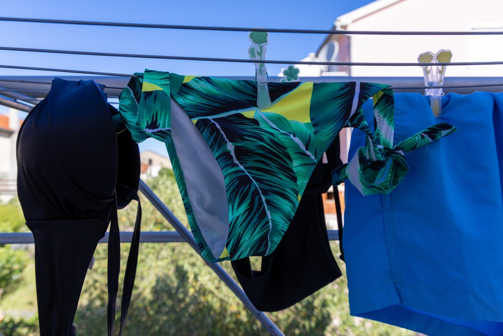 3 errori da non fare quando lavi i costumi e i teli mare al rientro