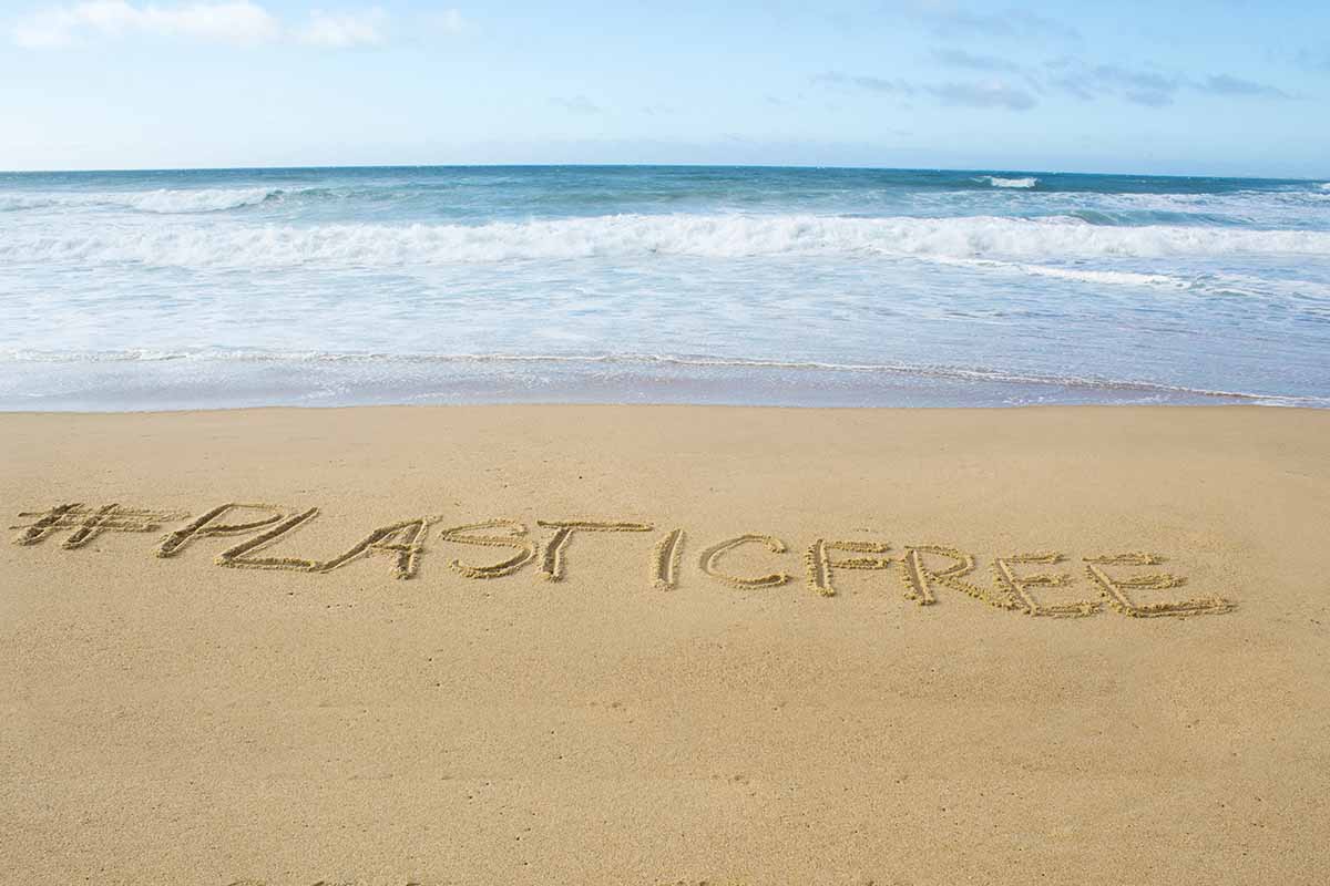 Estate plastic free: piccoli cambiamenti che rendono le vacanze più sostenibili