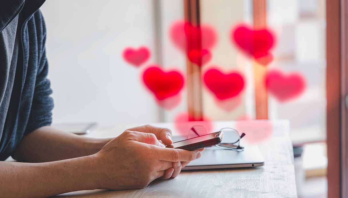 San Valentino, frasi romantiche per amori a distanza