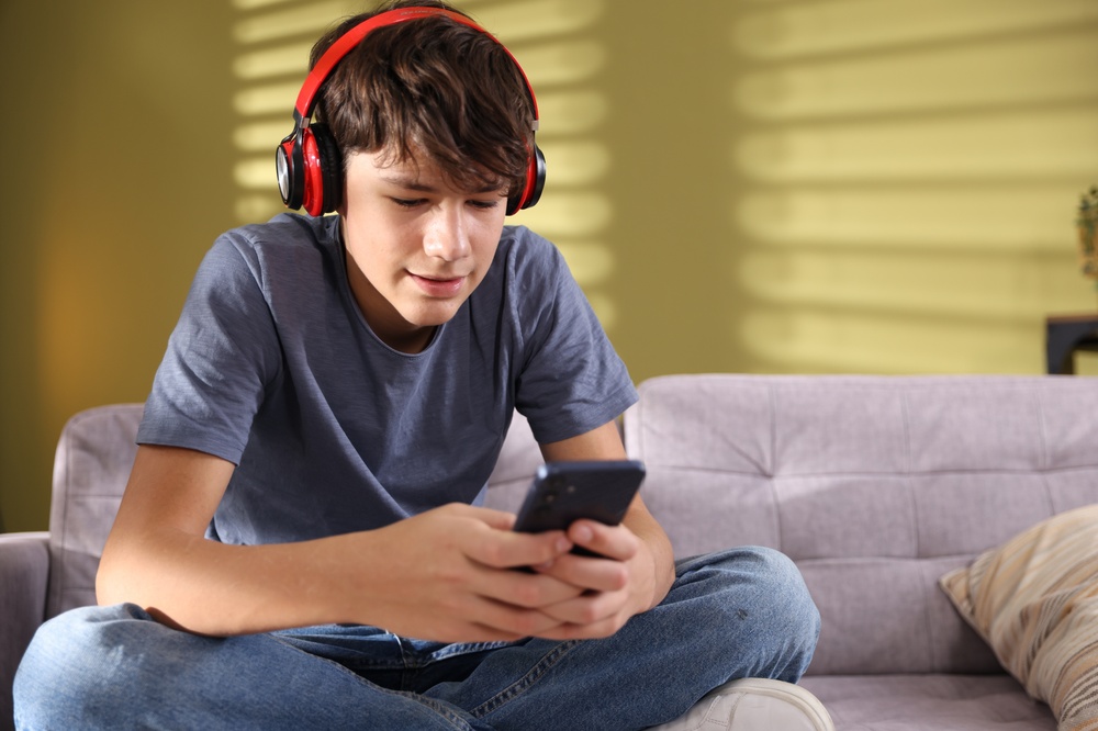 Il peso dei 14 anni: come gestire le pressioni dell'adolescenza maschile