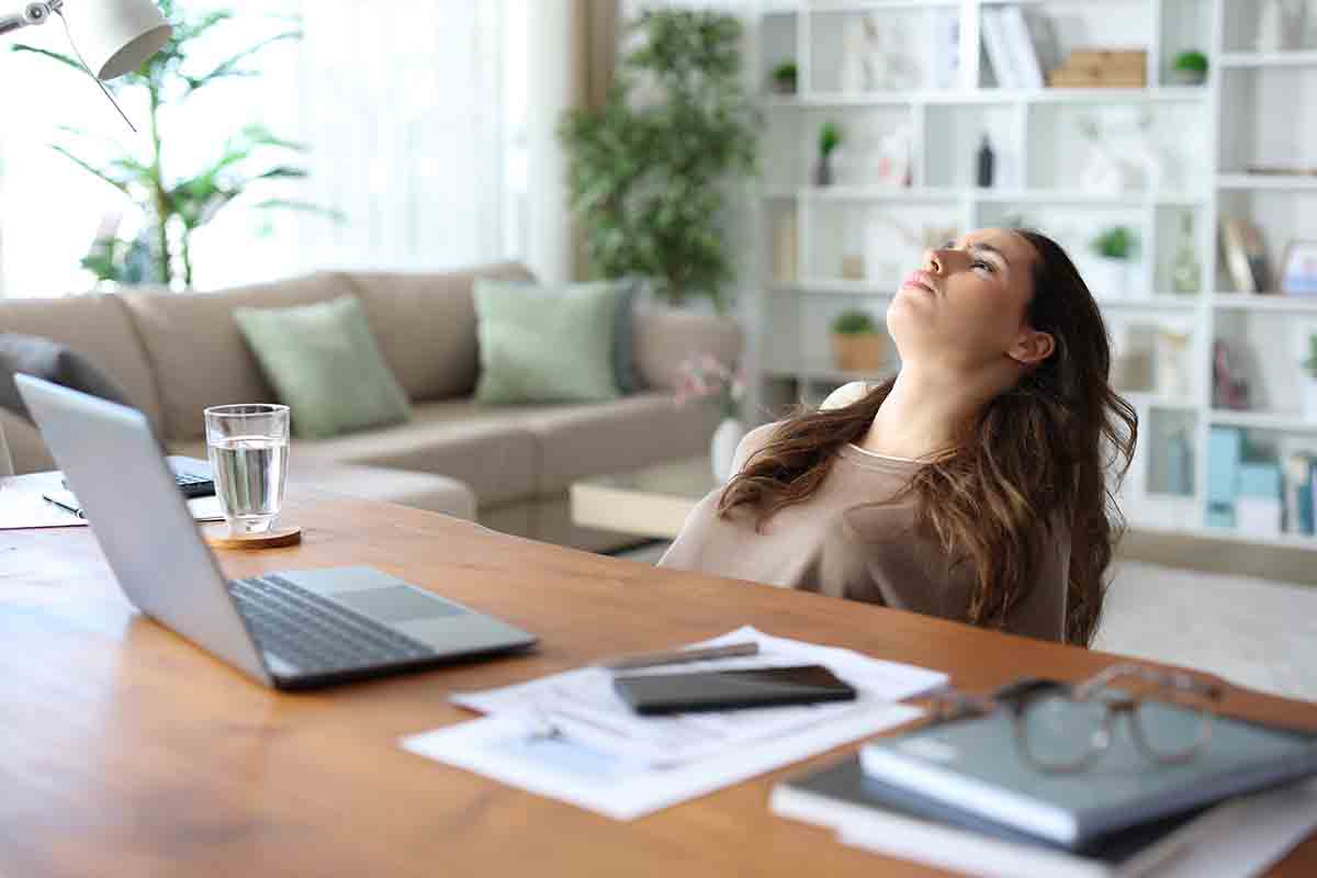 Lavorare meglio senza finire sempre in affanno: il metodo per organizzare la settimana