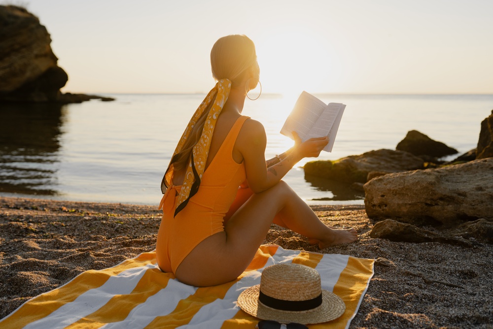 Letture da spiaggia estate 2026: i trend