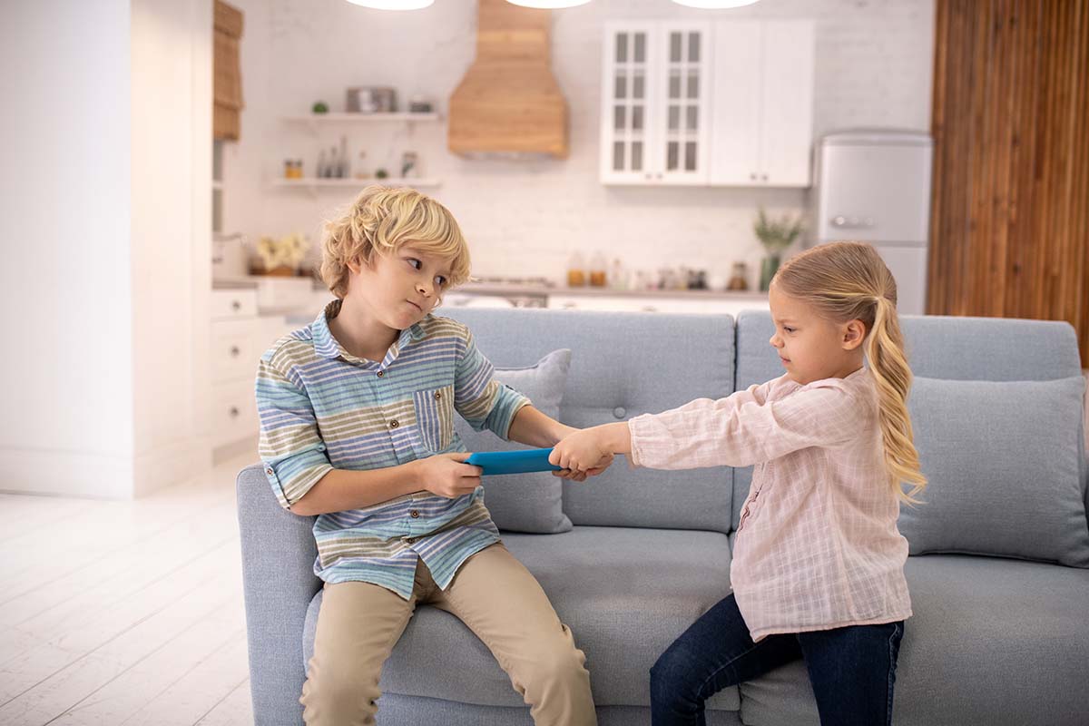 6 consigli per gestire capricci e litigi tra fratelli