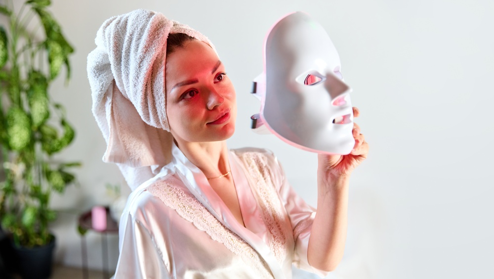 Terapia della luce rossa a casa: la guida definitiva antirughe e antiacne