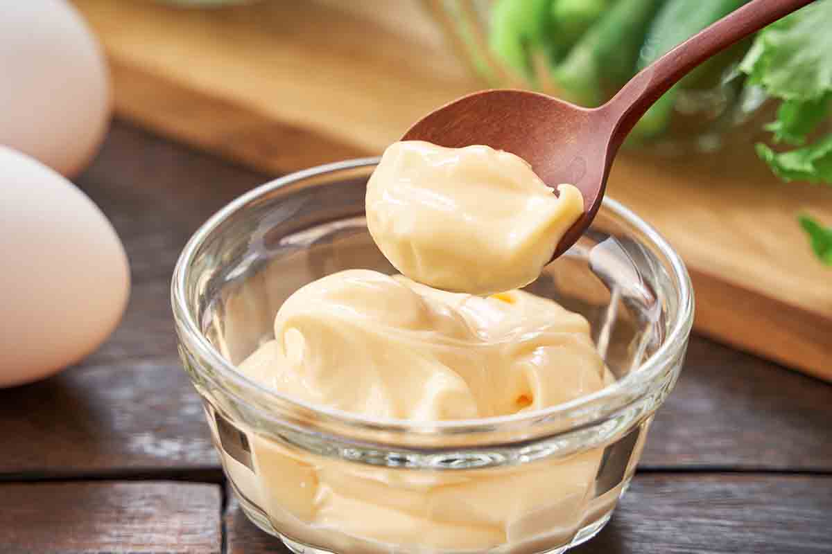 Come preparare la maionese fatta in casa, la ricetta