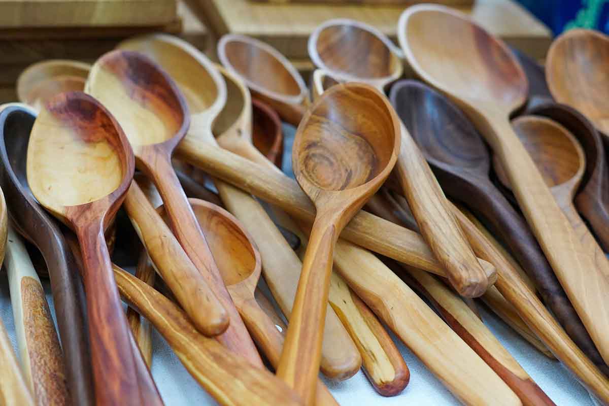 I mestoli di legno sono sicuri in cucina?