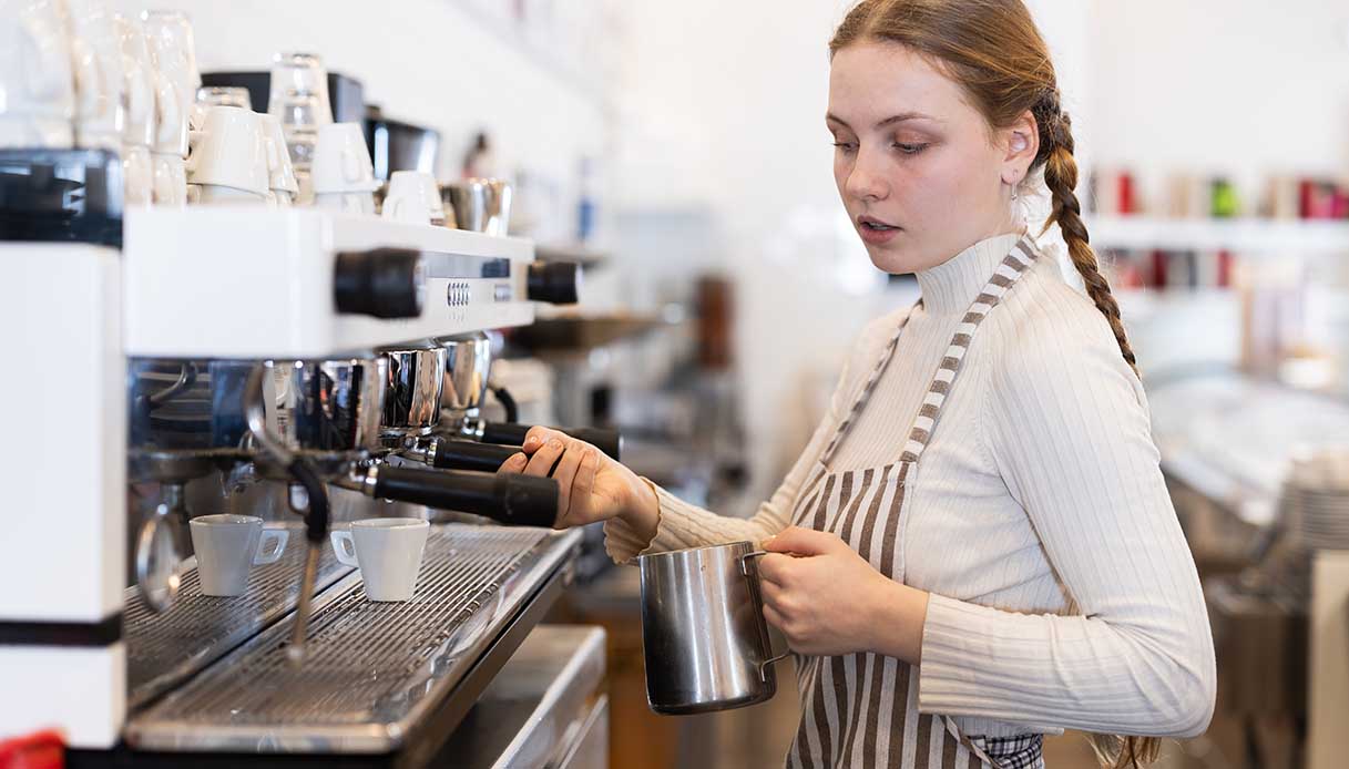 Minorenni e lavoro: le regole da conoscere per la sicurezza di ragazzi e ragazze