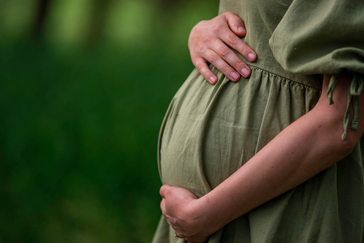 Partorire in estate, come organizzarsi: 3 consigli