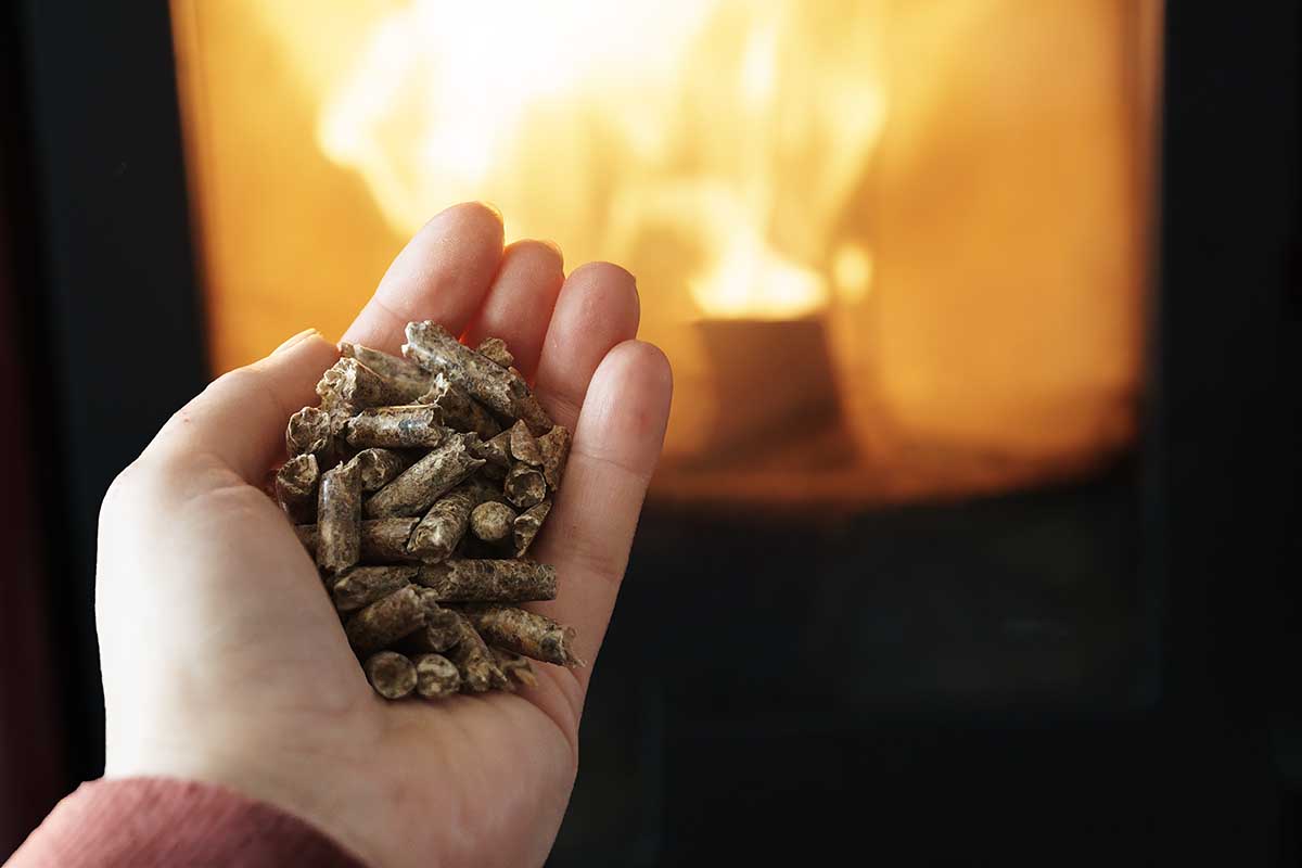 Come pulire la stufa a pellet: la corretta manutenzione