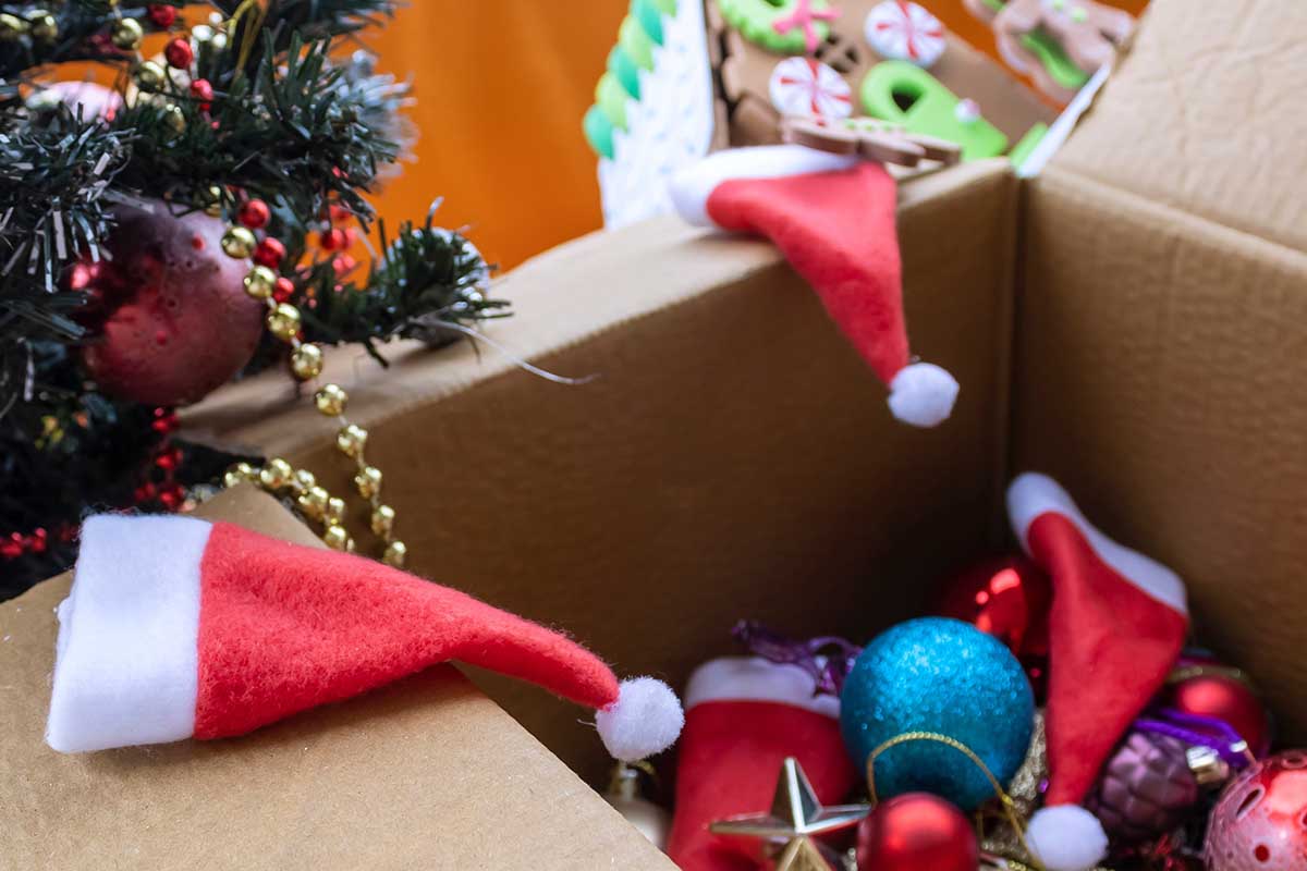 Come sistemare in sicurezza gli addobbi natalizi