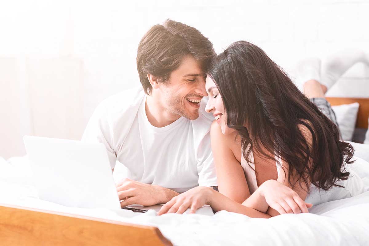 Ci siamo accorti di parlare solo di figli, lavoro e organizzazione: come ritrovare spazio per la coppia