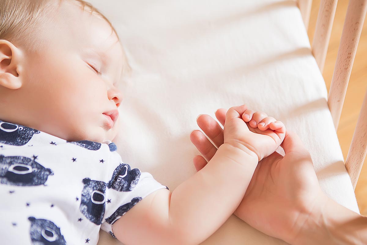 Qual è la migliore routine del sonno in estate per i bambini?