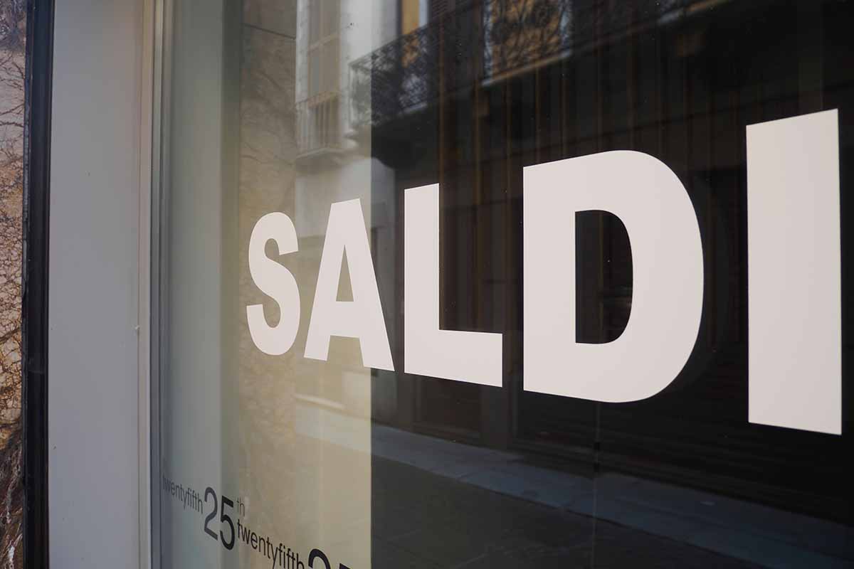 Come non spendere troppo ai saldi