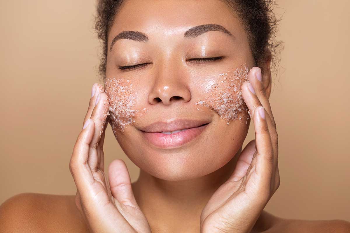 Scrub viso e corpo: tutte le cose da sapere