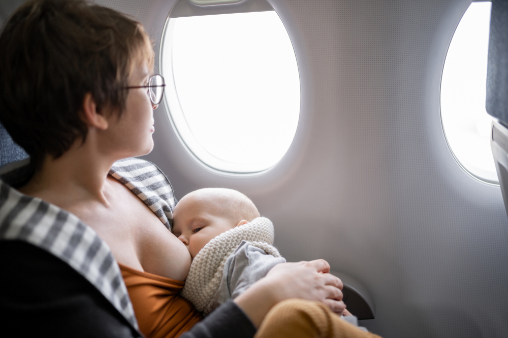 Allattamento, 3 consigli da seguire durante i viaggi