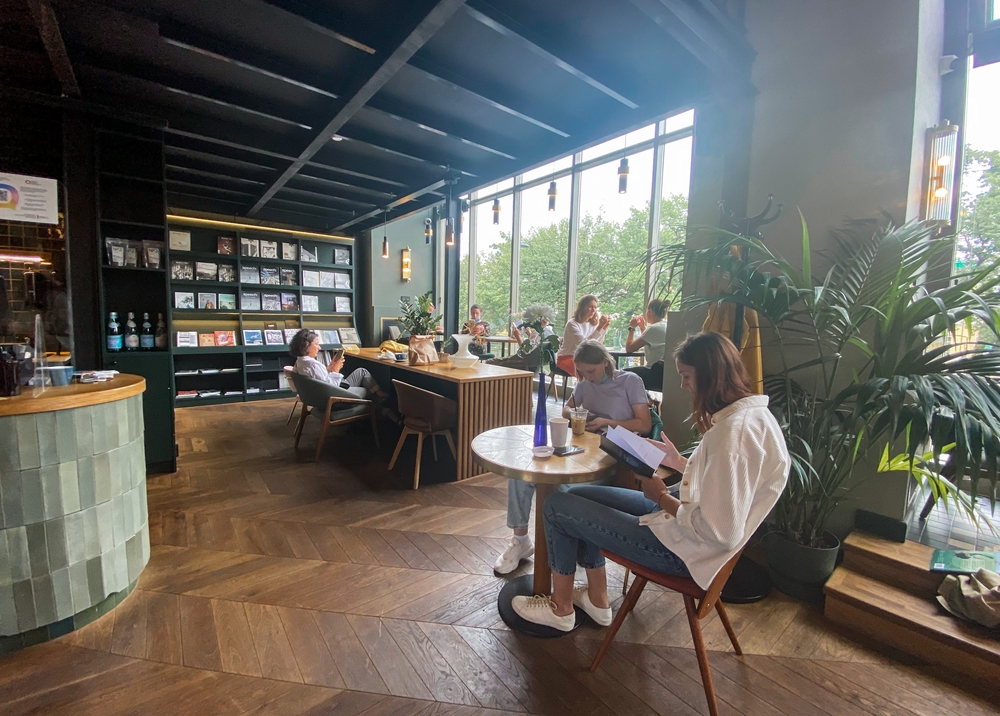 Che cos'è un silent book club