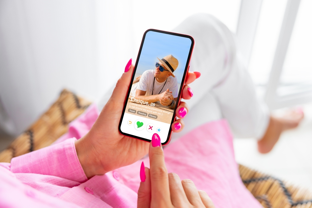 Come capire se un profilo Tinder è generato dall'intelligenza artificiale