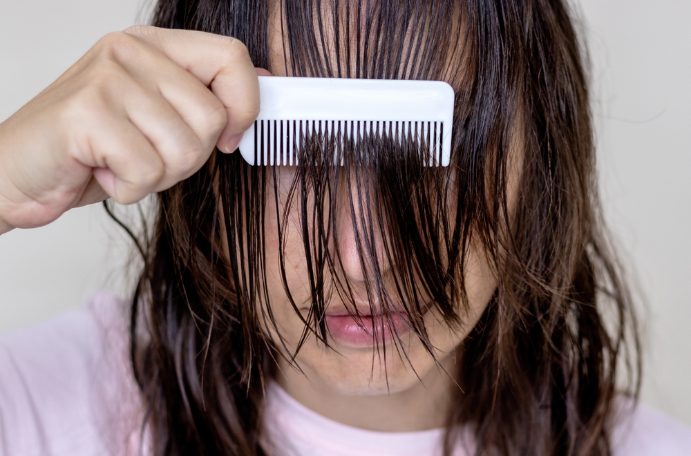 Come pettinare la frangia la mattina