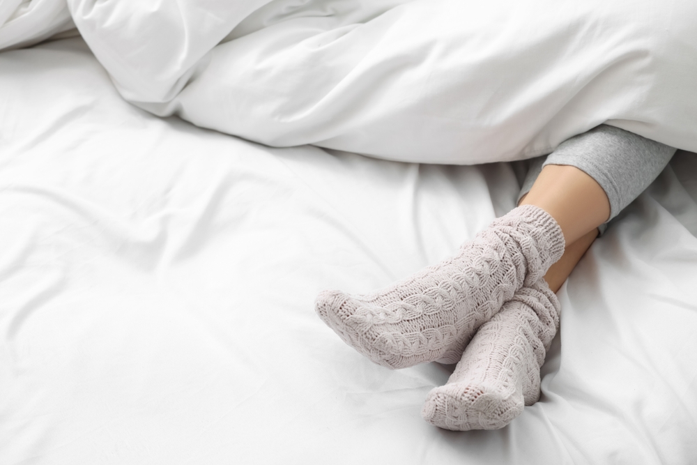 Dormire  con i calzini aiuta a riposare meglio?