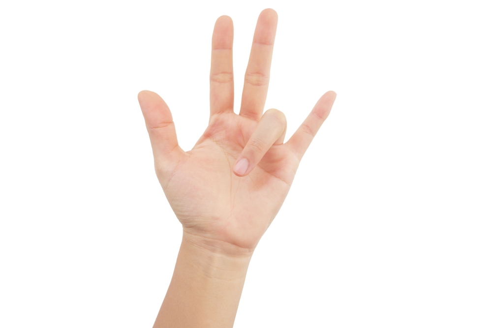 Dito a scatto, che cos’è e quali sono le cause