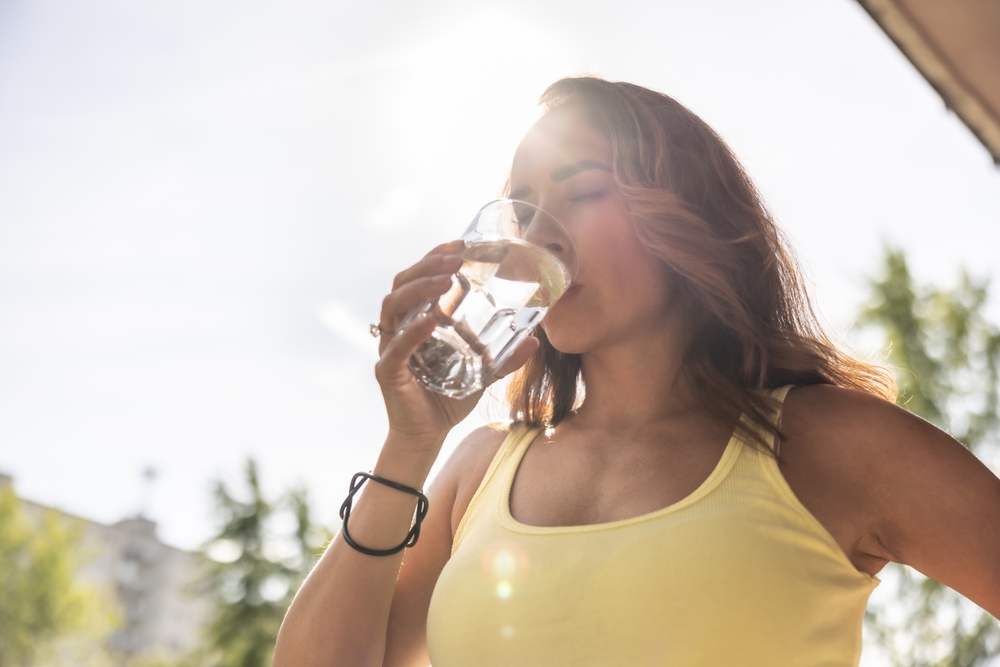 Quanto bere durante le ondate di calore?