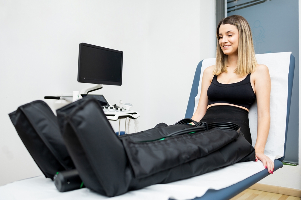 Pressoterapia e linfodrenaggio: quale scegliere per sgonfiare le gambe?