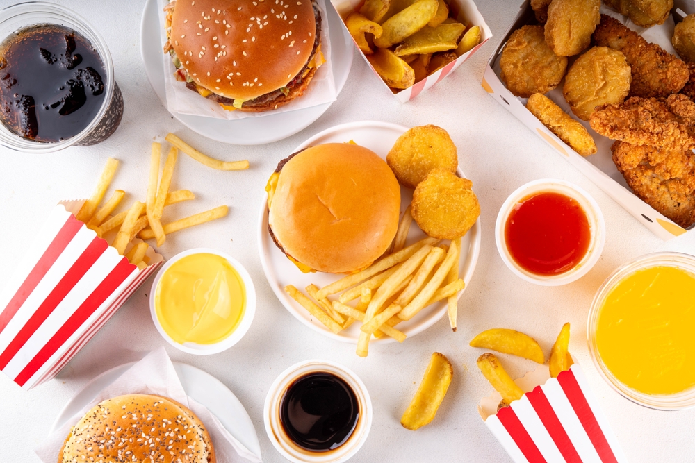 Alimenti ultra-processati: perché più ne mangi, più ne vorresti?