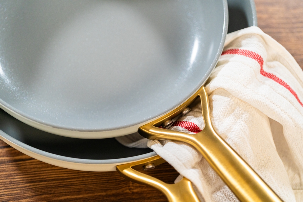 Come pulire le padelle in ceramica