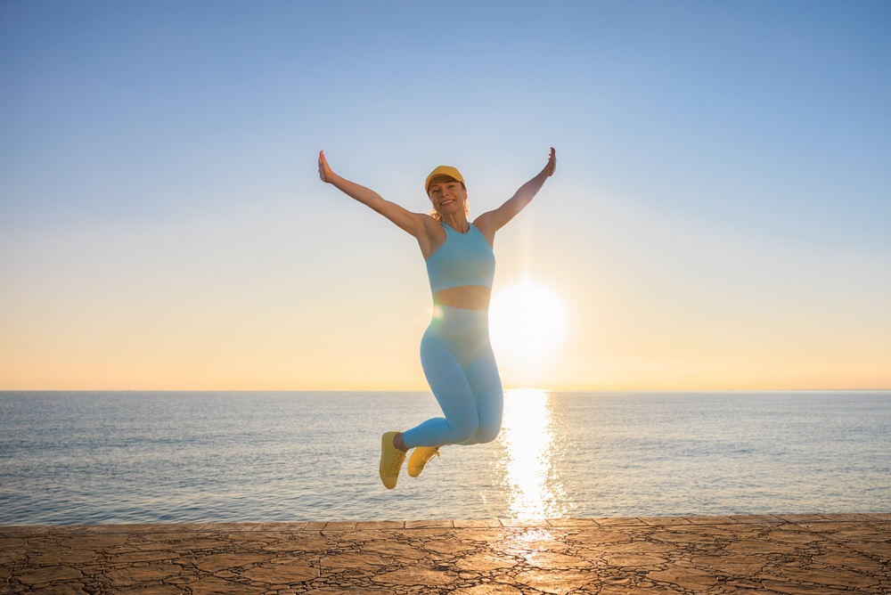 Poco tempo in vacanza? Ecco 5 sport divertenti da fare sul bagnasciuga per non perdere i risultati di un anno di palestra
