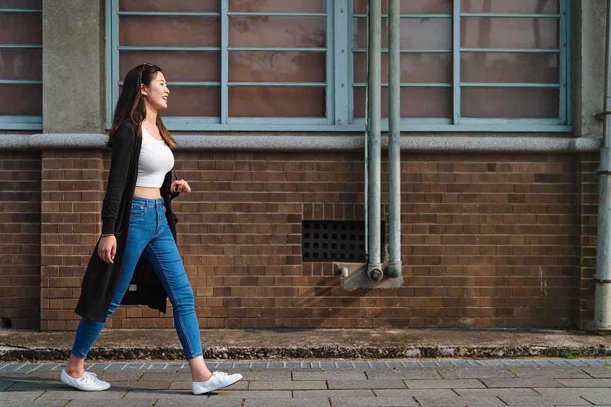 Skinny jeans: perché stanno tornando proprio adesso e come indossarli