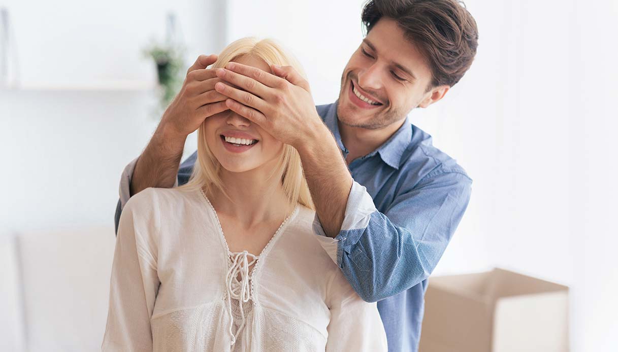 Come sorprendere il partner senza spendere troppo