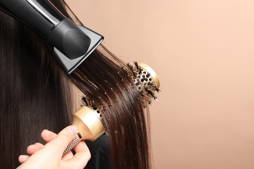 Spazzole per capelli: come scegliere quella giusta (e usarla nel modo corretto)