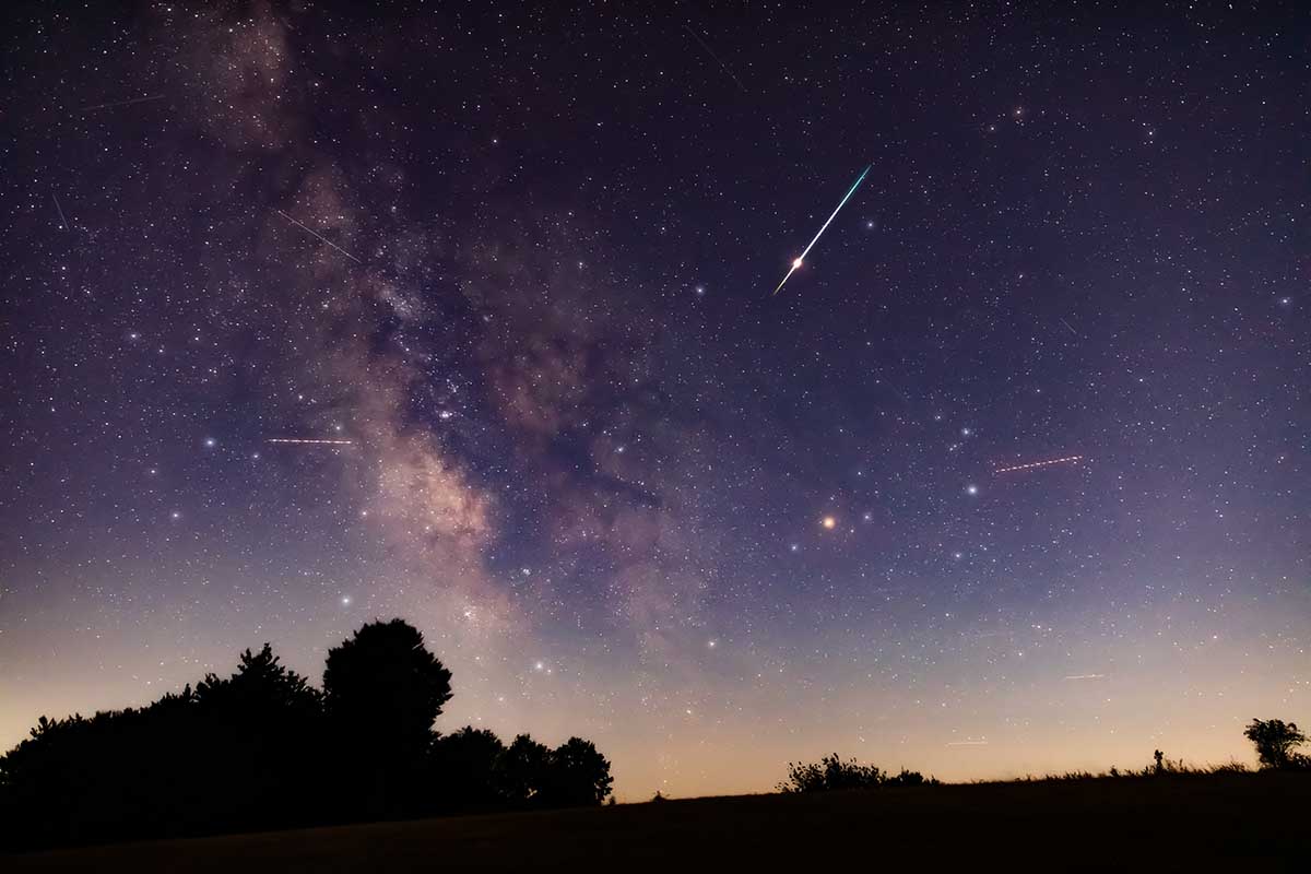 Quando e dove vedere le stelle cadenti ad agosto 2026: la guida completa