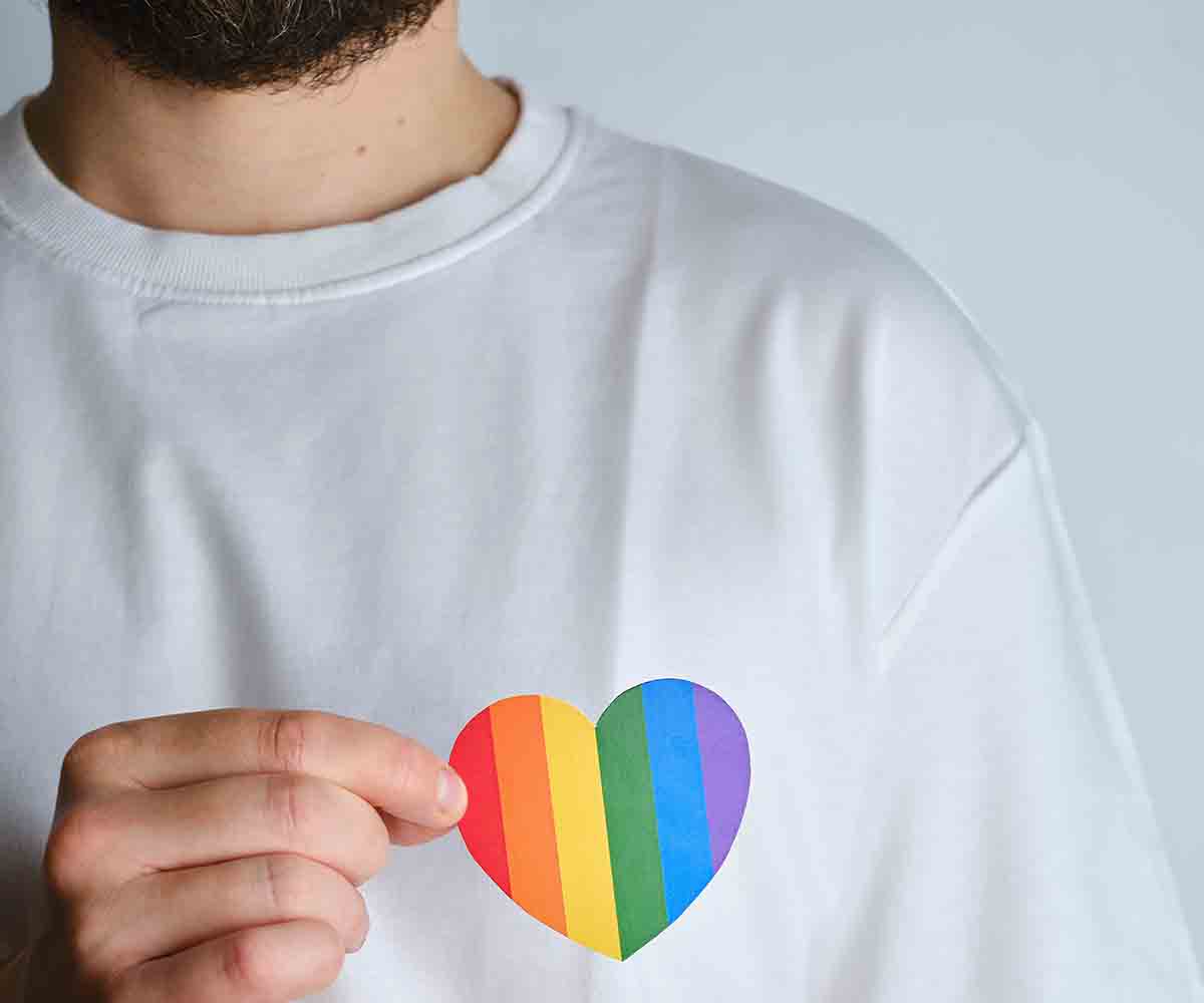 Come creare una t-shirt per il Pride