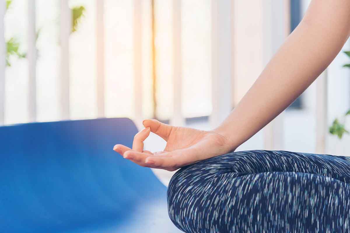 Come canalizzare le energie positive con lo yoga