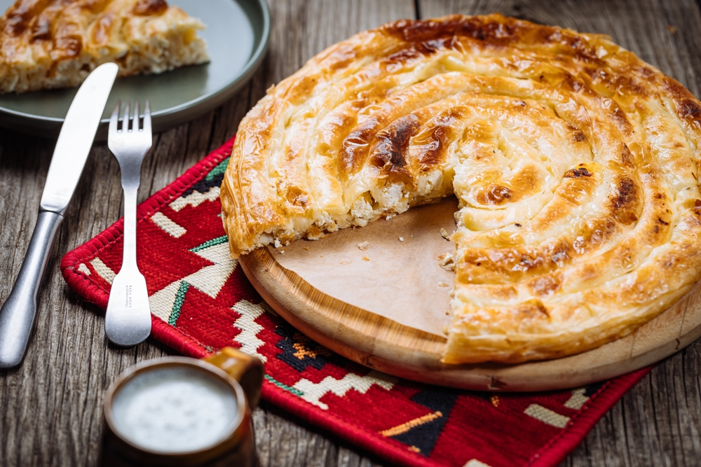 Burek di carne: la torta salata balcanica che devi provare