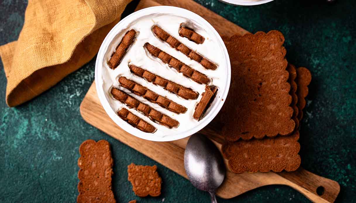 Come si prepara la cheesecake yogurt giapponese virale sui social: la nostra ricetta