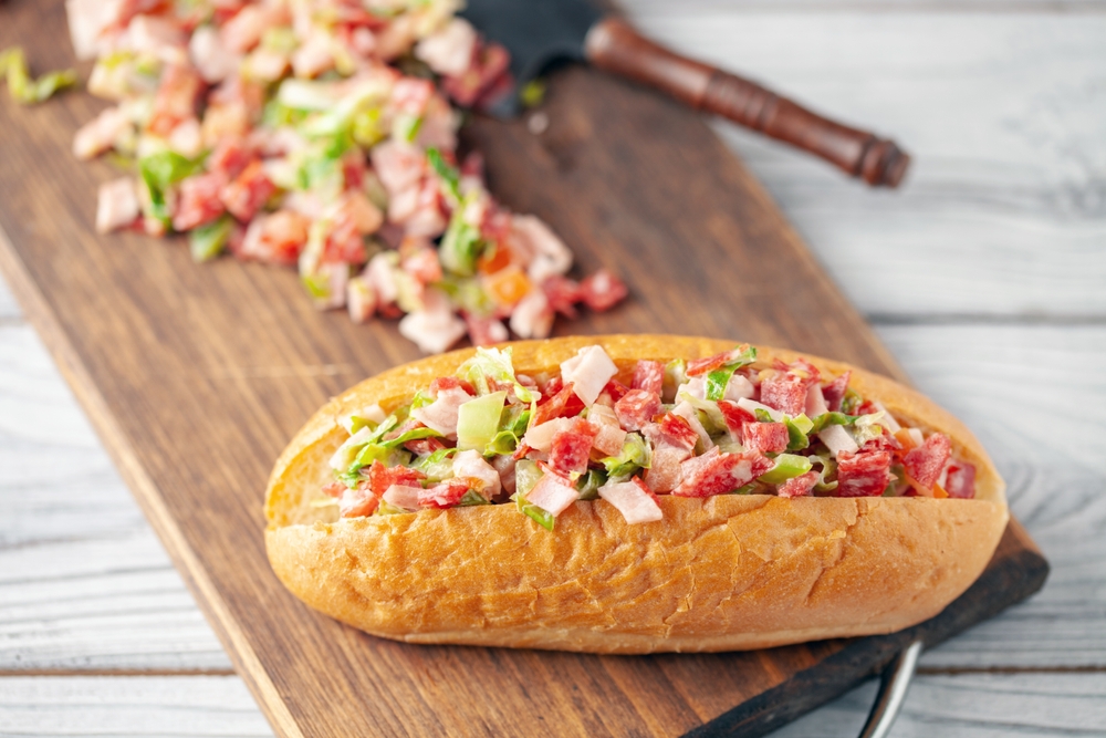 Come fare il Chopped Italian Sandwich, il panino virale di Tik Tok